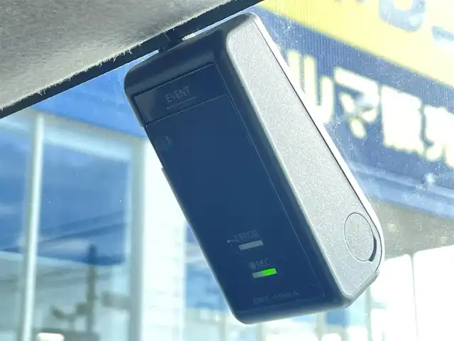 トヨタ タンク カスタムG－T 群馬県 2017(平29)年 8.5万km パールホワイトⅢ (株)IDOMが運営する【じしゃロン伊勢崎店】の自社ローン専用車両になりますこちらは現金またはオートローンご利用時の価格です。自社ローンご希望の方は別途その旨お申付け下さい/純正ナビ（NSZT-W66T）/　AM/FM/CD/DVD/Bluetooth/フルセグ）/バックカメラ/プリクラッシュセーフティ/クルーズコントロール/ビルトインETC2.0/前ドライブレコーダー（DRT-H66A)/両側パワースライドドア/LEDヘッドライト/革巻きステアリング/ステアリングスイッチ/オートライト/スマートキー