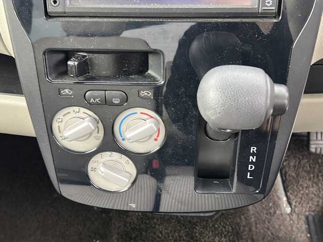 日産 デイズ J 愛知県 2018(平30)年 3.8万km ホワイト 衝突軽減ブレーキ/純正7インチナビ/（Bluetooth/フルセグTV/AM/FM/CD)/横滑り防止装置/電動格納ミラー/純正フロアマット/ベンチシート/パワーウィンド/ステアリングスイッチ/リモコンキー