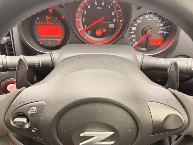 日産 フェアレディ Ｚ ニスモ 兵庫県 2018(平30)年 2.9万km ブリリアントホワイトパール 純正HDDナビ/フルセグ CD DVD BT MSV AUX/純正RECAROシート/ハーフレザーシート/BOSEサウンド/バックカメラ/ドライブレコーダー/ビルトインETC/パドルシフト/HIDヘッドライト/オートライト/オーリンズ車高調/ニスモマフラー/ニスモコンピューター/純正19インチアルミホイール/スマートキー/スペアキー/取扱い説明書/新車時保証書