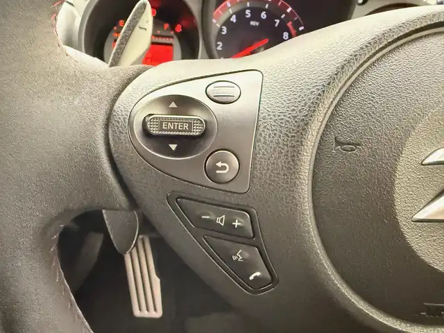 日産 フェアレディ Ｚ ニスモ 兵庫県 2018(平30)年 2.9万km ブリリアントホワイトパール 純正HDDナビ/フルセグ CD DVD BT MSV AUX/純正RECAROシート/ハーフレザーシート/BOSEサウンド/バックカメラ/ドライブレコーダー/ビルトインETC/パドルシフト/HIDヘッドライト/オートライト/オーリンズ車高調/ニスモマフラー/ニスモコンピューター/純正19インチアルミホイール/スマートキー/スペアキー/取扱い説明書/新車時保証書