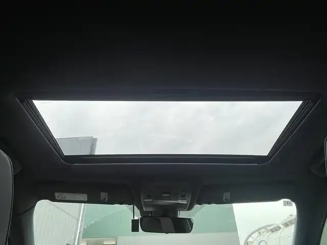 レクサス ＲＸ 300 Fスポーツ 滋賀県 2020(令2)年 7.2万km ブラック 禁煙車/ムーンルーフ/純正12.3型ナビ/（CD/DVD/Blu-ray/SD/BT/フルセグTV/AUX/USB/FM/AM）/Lexus Safety System+/・プリクラッシュセーフティ（PCS）/・交差点衝突回避支援/・緊急時操舵支援/・低速時加速抑制/・レーンキーピングアシスト（LKA）/・レーダークルーズコントロール（全車速追従機能付き）/・オートマチックハイビーム/・パーキングサポートブレーキ（PKSB）/・ブラインドスポットモニター（BSM）/・パノラミックビューモニター/ビルトインETC2.0/ドライブレコーダー/前席シートベンチレーション/全席シートヒーター/前席パワーシート（メモリー機能付）/ヘッドアップディスプレイ/パワーバックドア/パドルシフト/デュアルエアコン/充電用USBポート/オートブレーキホールド/電動パーキングブレーキ/純正ドアバイザー/純正フロアマット/純正20インチAW