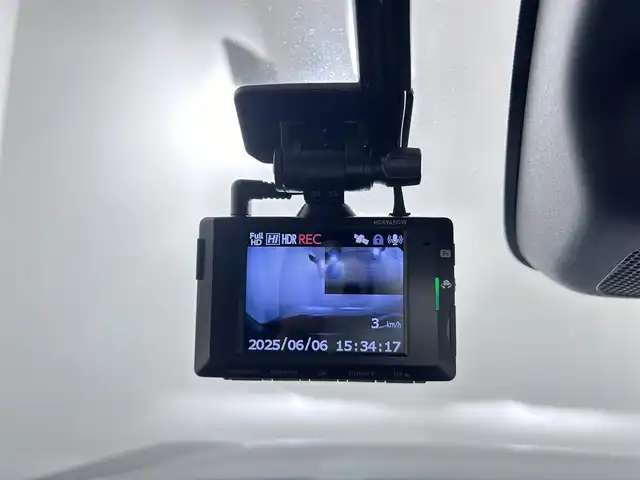 ホンダ ヴェゼル ハイブリッド e:HEV Z 佐賀県 2023(令5)年 0.6万km クリスタルブラックパール 純正7インチGathersナビ【VXM-235Ci】/【DVD.CD.Bluetooth】/バックカメラ/衝突被害軽減システム/レーダークルーズコントロール/レーンアシスト/ブラインドスポットモニター/先行車発進お知らせ機能/ロードサインアシスト/クリアランスソナー/オートライト/オートマチックハイビーム/ダウンヒルアシストコントロール/オートワイパー/ブレーキホールド/前後ドライブレコーダー/パワーバックドア/ステアリングヒーター/ハーフレザーシート/ETC/シーケンシャルウィンカー/LEDヘッドライト/フォグライト/ISOFIX対応シート/スマートキー/スペアキー×1/パドルシフト