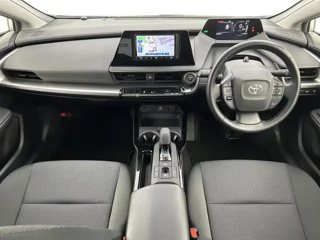トヨタ プリウス X 福岡県 2023(令5)年 5万km シルバーメタリック 社外ナビ（ＢＴ）　/バックカメラ　/ＥＴＣ　/レーダークルーズコントロール　/コーナーセンサー　/トヨタセーフティセンス　/衝突被害軽減ブレーキ　/レーンキープ　/ＢＳＭ　/アクセル踏み間違い防止　/ＬＥＤヘッドライト