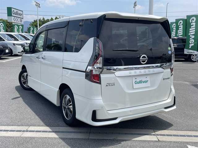 日産 セレナ e－パワー ハイウェイスター V 奈良県 2020(令2)年 6万km ブリリアントホワイトパール 両側パワースライドドア/純正ナビ(フルセグTV/CD/DVD/AM・FM/BT/HDMI)/純正フリップダウンモニター/アラウンドビューモニター/ETC/前方ドラレコ/インテリジェントエマージェンシーブレーキ/踏み間違い防止アシスト/車線逸脱警報/標識認識機能/LEDヘッドライト/純正15インチアルミホイール/純正フロアマット