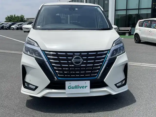 日産 セレナ e－パワー ハイウェイスター V 奈良県 2020(令2)年 6万km ブリリアントホワイトパール 両側パワースライドドア/純正ナビ(フルセグTV/CD/DVD/AM・FM/BT/HDMI)/純正フリップダウンモニター/アラウンドビューモニター/ETC/前方ドラレコ/インテリジェントエマージェンシーブレーキ/踏み間違い防止アシスト/車線逸脱警報/標識認識機能/LEDヘッドライト/純正15インチアルミホイール/純正フロアマット