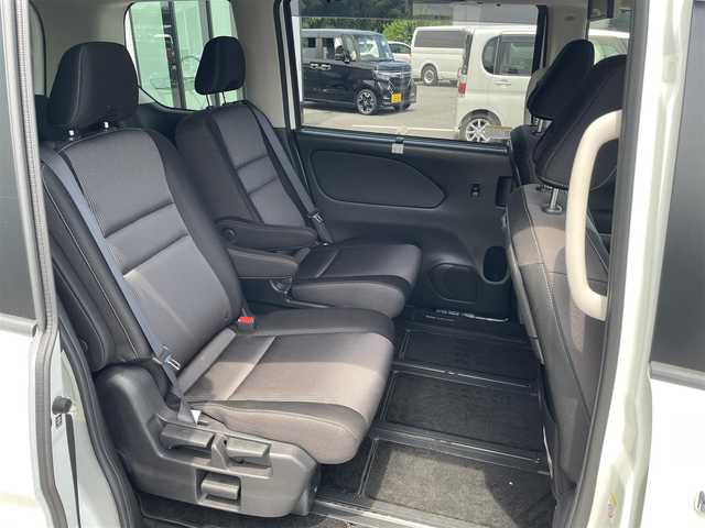 日産 セレナ e－パワー ハイウェイスター V 奈良県 2020(令2)年 6万km ブリリアントホワイトパール 両側パワースライドドア/純正ナビ(フルセグTV/CD/DVD/AM・FM/BT/HDMI)/純正フリップダウンモニター/アラウンドビューモニター/ETC/前方ドラレコ/インテリジェントエマージェンシーブレーキ/踏み間違い防止アシスト/車線逸脱警報/標識認識機能/LEDヘッドライト/純正15インチアルミホイール/純正フロアマット