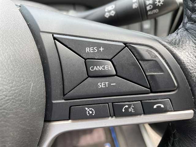 日産 セレナ e－パワー ハイウェイスター V 奈良県 2020(令2)年 6万km ブリリアントホワイトパール 両側パワースライドドア/純正ナビ(フルセグTV/CD/DVD/AM・FM/BT/HDMI)/純正フリップダウンモニター/アラウンドビューモニター/ETC/前方ドラレコ/インテリジェントエマージェンシーブレーキ/踏み間違い防止アシスト/車線逸脱警報/標識認識機能/LEDヘッドライト/純正15インチアルミホイール/純正フロアマット