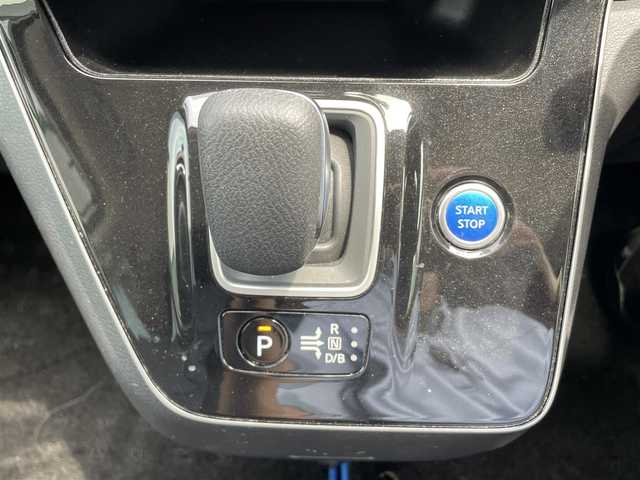 日産 セレナ e－パワー ハイウェイスター V 奈良県 2020(令2)年 6万km ブリリアントホワイトパール 両側パワースライドドア/純正ナビ(フルセグTV/CD/DVD/AM・FM/BT/HDMI)/純正フリップダウンモニター/アラウンドビューモニター/ETC/前方ドラレコ/インテリジェントエマージェンシーブレーキ/踏み間違い防止アシスト/車線逸脱警報/標識認識機能/LEDヘッドライト/純正15インチアルミホイール/純正フロアマット