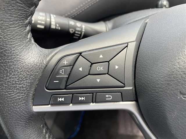 日産 セレナ e－パワー ハイウェイスター V 奈良県 2020(令2)年 6万km ブリリアントホワイトパール 両側パワースライドドア/純正ナビ(フルセグTV/CD/DVD/AM・FM/BT/HDMI)/純正フリップダウンモニター/アラウンドビューモニター/ETC/前方ドラレコ/インテリジェントエマージェンシーブレーキ/踏み間違い防止アシスト/車線逸脱警報/標識認識機能/LEDヘッドライト/純正15インチアルミホイール/純正フロアマット