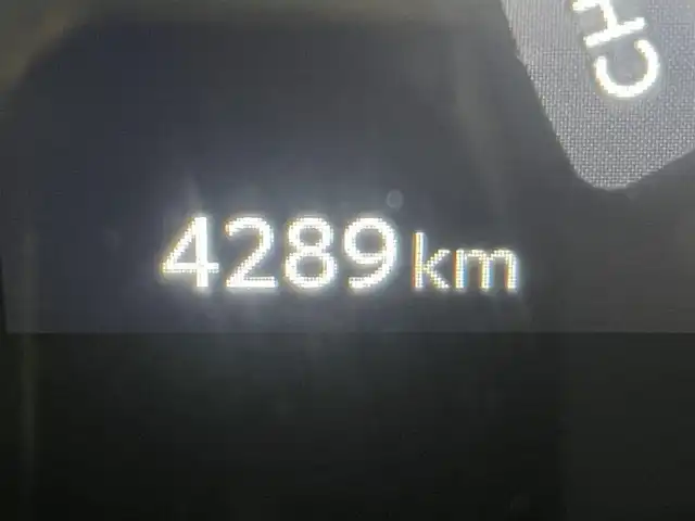 トヨタ シエンタ ハイブリッド Z 大阪府 2024(令6)年 0.5万km アーバンカーキ トヨタチームメイト　アドバンスドパーク　純正１０．５ｉｎｃＤオーディオＴＶ　３６０カメラ　後席モニター　シート＆ハンドルヒーター　衝突軽減　レーダーＣ　クリアランスソナー　ＢＳＭ　１００Ｖ電源