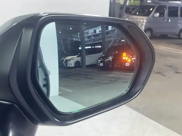 トヨタ シエンタ ハイブリッド Z 大阪府 2024(令6)年 0.5万km アーバンカーキ トヨタチームメイト　アドバンスドパーク　純正１０．５ｉｎｃＤオーディオＴＶ　３６０カメラ　後席モニター　シート＆ハンドルヒーター　衝突軽減　レーダーＣ　クリアランスソナー　ＢＳＭ　１００Ｖ電源