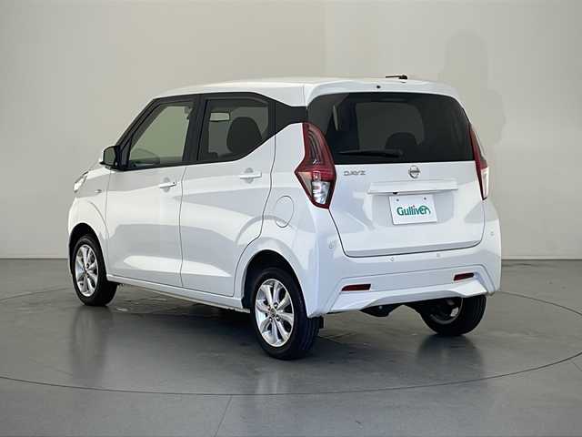 日産 デイズ X 長野県 2022(令4)年 2.6万km ホワイトパール 4WD/純正Dナビ/Bluetooth/CD/DVD/フTV/社外ETC/バックカメラ/衝突被害軽減システム/横滑り防止装置/走行支援/速度標識表示/道路標識表示/車線逸脱抑制/先行車発進お知らせ/ふらつき警報/ステアリングスイッチ/電動格納ミラー/ハロゲンライト/純正14インチAW装着/スマートキー