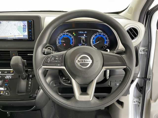 日産 デイズ X 長野県 2022(令4)年 2.6万km ホワイトパール 4WD/純正Dナビ/Bluetooth/CD/DVD/フTV/社外ETC/バックカメラ/衝突被害軽減システム/横滑り防止装置/走行支援/速度標識表示/道路標識表示/車線逸脱抑制/先行車発進お知らせ/ふらつき警報/ステアリングスイッチ/電動格納ミラー/ハロゲンライト/純正14インチAW装着/スマートキー