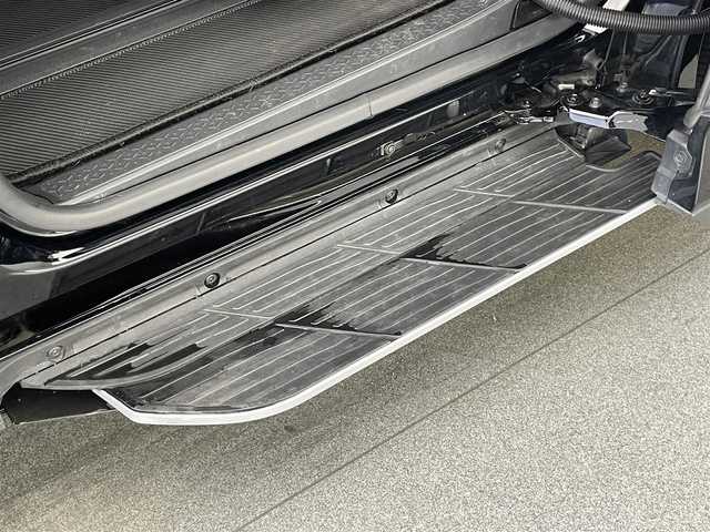 トヨタ ヴォクシー ハイブリッド S－Z 愛知県 2023(令5)年 1.8万km アティチュードブラックマイカ 純正１０型ＤＡナビ　フルセグＴＶ　Ｂｌｕｅｔｏｏｔｈ　ＨＤＭＩ　全方位カメラ　アドバンストパーク　３眼ＬＥＤヘッドライト　デジイン　パワーバックドア　ＥＴＣ２．０　純正前後ドラレコ　１，２列目シートヒーター/ユニバーサルステップ