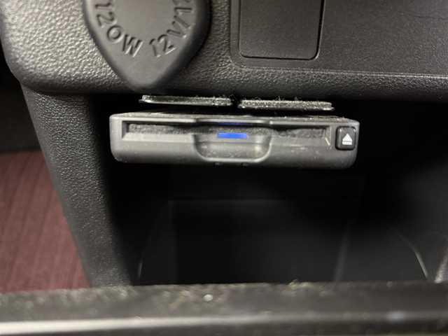 ダイハツ ブーン シルク Gパッケージ SAⅡ 千葉県 2017(平29)年 3.1万km ファイアークォーツレッドM 純正SDナビ【NSZN-W67D】/フルセグTV/DVD/CD/Bluetooth/バックカメラ　/ETC/衝突軽減ブレーキ/社外フロアマット　/純正アルミホイール１４インチ　/ＬＥＤヘッドライト　/エンジンプッシュスタート　/スマートキー　/アイドリングストップ/前方ドライブレコーダー/スペアキー/保証書/取扱説明書