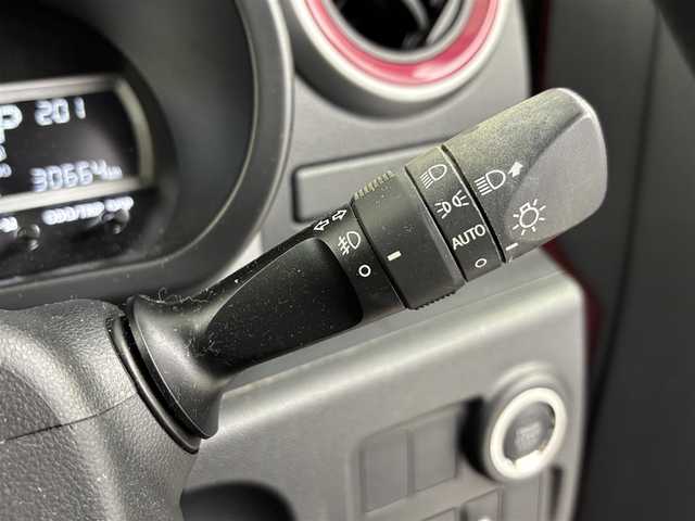 ダイハツ ブーン シルク Gパッケージ SAⅡ 千葉県 2017(平29)年 3.1万km ファイアークォーツレッドM 純正SDナビ【NSZN-W67D】/フルセグTV/DVD/CD/Bluetooth/バックカメラ　/ETC/衝突軽減ブレーキ/社外フロアマット　/純正アルミホイール１４インチ　/ＬＥＤヘッドライト　/エンジンプッシュスタート　/スマートキー　/アイドリングストップ/前方ドライブレコーダー/スペアキー/保証書/取扱説明書