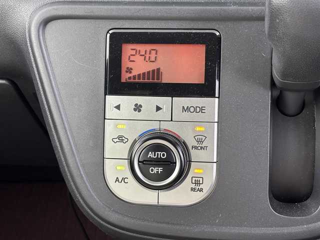 ダイハツ ブーン シルク Gパッケージ SAⅡ 千葉県 2017(平29)年 3.1万km ファイアークォーツレッドM 純正SDナビ【NSZN-W67D】/フルセグTV/DVD/CD/Bluetooth/バックカメラ　/ETC/衝突軽減ブレーキ/社外フロアマット　/純正アルミホイール１４インチ　/ＬＥＤヘッドライト　/エンジンプッシュスタート　/スマートキー　/アイドリングストップ/前方ドライブレコーダー/スペアキー/保証書/取扱説明書