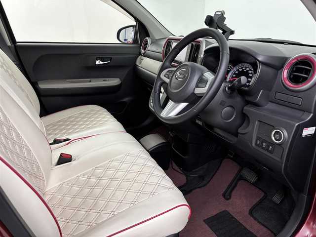 ダイハツ ブーン シルク Gパッケージ SAⅡ 千葉県 2017(平29)年 3.1万km ファイアークォーツレッドM 純正SDナビ【NSZN-W67D】/フルセグTV/DVD/CD/Bluetooth/バックカメラ　/ETC/衝突軽減ブレーキ/社外フロアマット　/純正アルミホイール１４インチ　/ＬＥＤヘッドライト　/エンジンプッシュスタート　/スマートキー　/アイドリングストップ/前方ドライブレコーダー/スペアキー/保証書/取扱説明書