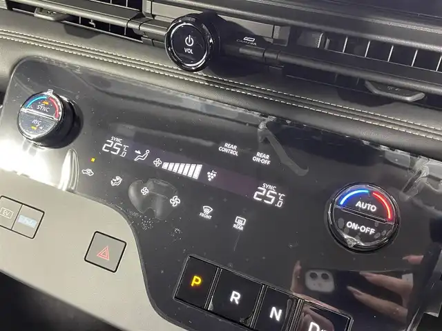 日産 セレナ e－パワー ハイウェイスター V 大阪府 2025(令7)年 0.1千km プリズムホワイト 登録済未使用車　ＰｒｏＰＩＬＯＴ　純正ナビＴＶ　３６０カメラ　デジタルインナーミラー　ハンドルヒーター　両側パワースライドドア　衝突軽減　レーダーＣ　クリアランスソナー　ＢＳＭ　置くだけ充電　ドラレコ