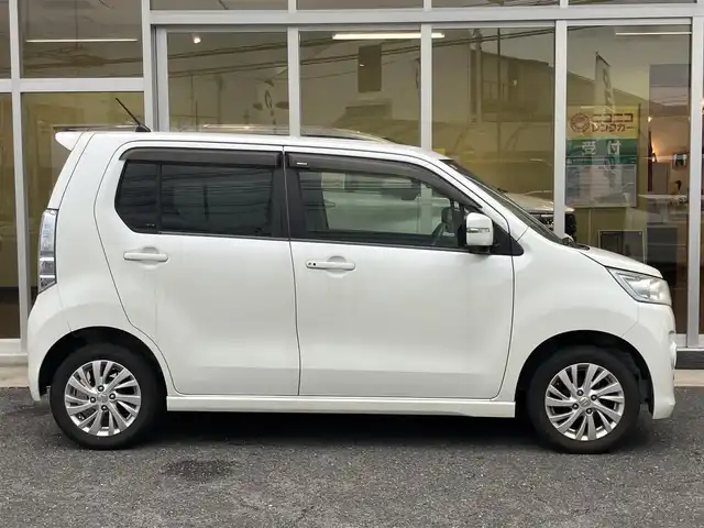 スズキ ワゴンＲ スティングレー X 山口県 2014(平26)年 4.3万km クリスタルホワイトP レーダーブレーキサポート/純正ナビ＆地デジTV/純正フロアマット/純正ドアバイザー/純正HIDヘッドライト/純正フォグランプ/純正サイド＆リアスポ/純正14インチアルミ/スマートキー/エンジンプッシュスタート/オートライト/運転席シートヒーター