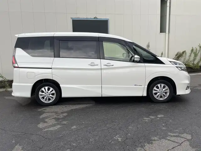 日産 セレナ ハイウェイスター Vセレクション 福島県 2017(平29)年 12.1万km ブリリアントホワイトパール (株)IDOMが運営する【じしゃロン福島店】の自社ローン専用車両になります。こちらは現金またはオートローンご利用時の価格です。自社ローンご希望の方は別途その旨お申付け下さい/純正SDナビ/フルセグテレビ/両側パワースライド/ドアバイザー/セーフティパック/アラウンドビューモニター/クルーズコントロール/クリアランスソナー/革巻きステアリング/ステアリングリモコン