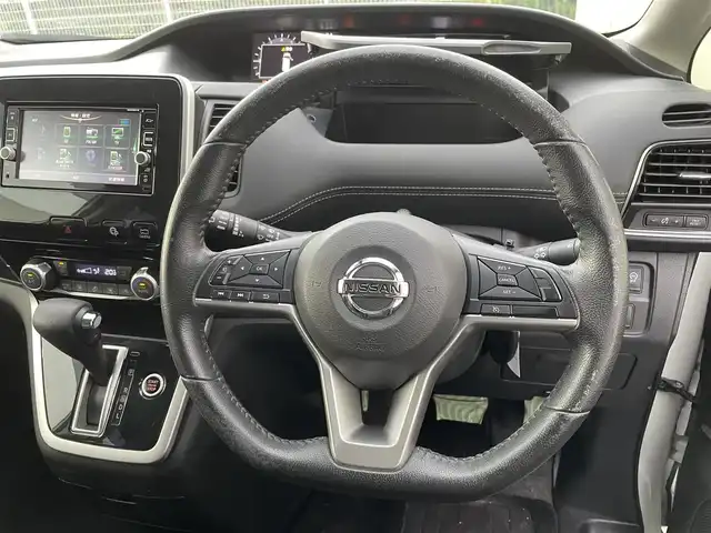 日産 セレナ ハイウェイスター Vセレクション 福島県 2017(平29)年 12.1万km ブリリアントホワイトパール (株)IDOMが運営する【じしゃロン福島店】の自社ローン専用車両になります。こちらは現金またはオートローンご利用時の価格です。自社ローンご希望の方は別途その旨お申付け下さい/純正SDナビ/フルセグテレビ/両側パワースライド/ドアバイザー/セーフティパック/アラウンドビューモニター/クルーズコントロール/クリアランスソナー/革巻きステアリング/ステアリングリモコン