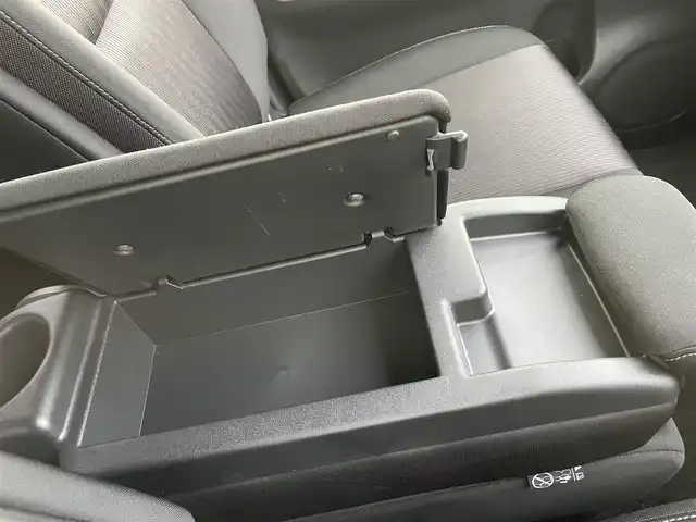 日産 セレナ ハイウェイスター Vセレクション 福島県 2017(平29)年 12.1万km ブリリアントホワイトパール (株)IDOMが運営する【じしゃロン福島店】の自社ローン専用車両になります。こちらは現金またはオートローンご利用時の価格です。自社ローンご希望の方は別途その旨お申付け下さい/純正SDナビ/フルセグテレビ/両側パワースライド/ドアバイザー/セーフティパック/アラウンドビューモニター/クルーズコントロール/クリアランスソナー/革巻きステアリング/ステアリングリモコン