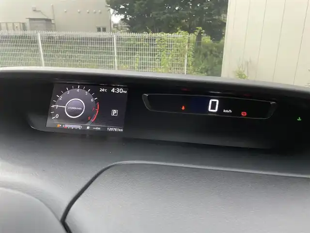 日産 セレナ ハイウェイスター Vセレクション 福島県 2017(平29)年 12.1万km ブリリアントホワイトパール (株)IDOMが運営する【じしゃロン福島店】の自社ローン専用車両になります。こちらは現金またはオートローンご利用時の価格です。自社ローンご希望の方は別途その旨お申付け下さい/純正SDナビ/フルセグテレビ/両側パワースライド/ドアバイザー/セーフティパック/アラウンドビューモニター/クルーズコントロール/クリアランスソナー/革巻きステアリング/ステアリングリモコン