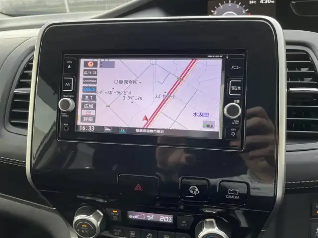 日産 セレナ ハイウェイスター Vセレクション 福島県 2017(平29)年 12.1万km ブリリアントホワイトパール (株)IDOMが運営する【じしゃロン福島店】の自社ローン専用車両になります。こちらは現金またはオートローンご利用時の価格です。自社ローンご希望の方は別途その旨お申付け下さい/純正SDナビ/フルセグテレビ/両側パワースライド/ドアバイザー/セーフティパック/アラウンドビューモニター/クルーズコントロール/クリアランスソナー/革巻きステアリング/ステアリングリモコン