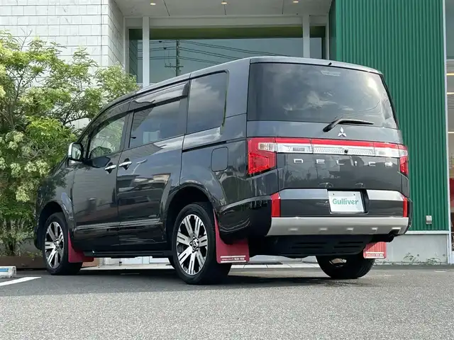 三菱 デリカＤ：５ P 岡山県 2022(令4)年 2.4万km グラファイトグレーメタリック/ブラックマイカ カロッツェリア9インチナビ/フルセグTV、CD、DVD、Bluetooth、AM、FM/全方位カメラ/ETC/パワーシート/両側パワースライドドア/電動リアゲート/左側オートステップ/ステアリングヒーター/LEDヘッドライト/パドルシフト