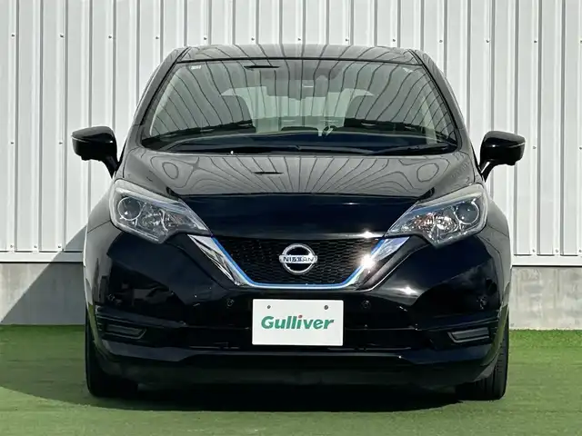 日産 ノート e－パワー X 香川県 2016(平28)年 2万km スーパーブラック 純正ナビ：MM316D-W/【CD/DVD/SD/Bluetooth】/地デジ対応TV/全方位　/エマージェンシーブレーキ　/インテリジェントデジタルインナーミラー　/前後クリアランスソナー　/車線逸脱警報　/ＥＴＣ　/オートライト機能　/プッシュスタート／スマートキー