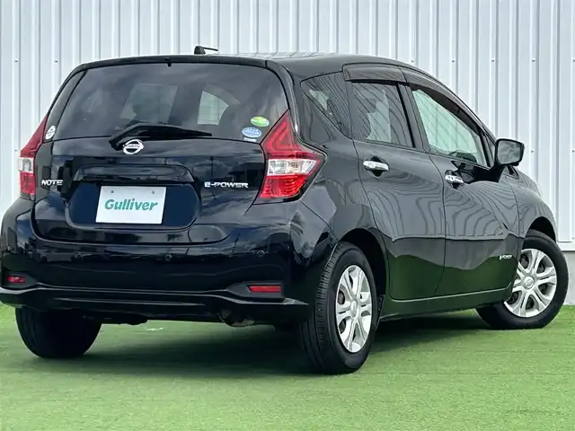日産 ノート e－パワー X 香川県 2016(平28)年 2万km スーパーブラック 純正ナビ：MM316D-W/【CD/DVD/SD/Bluetooth】/地デジ対応TV/全方位　/エマージェンシーブレーキ　/インテリジェントデジタルインナーミラー　/前後クリアランスソナー　/車線逸脱警報　/ＥＴＣ　/オートライト機能　/プッシュスタート／スマートキー