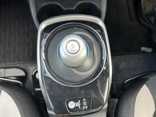 日産 ノート e－パワー X 香川県 2016(平28)年 2万km スーパーブラック 純正ナビ：MM316D-W/【CD/DVD/SD/Bluetooth】/地デジ対応TV/全方位　/エマージェンシーブレーキ　/インテリジェントデジタルインナーミラー　/前後クリアランスソナー　/車線逸脱警報　/ＥＴＣ　/オートライト機能　/プッシュスタート／スマートキー