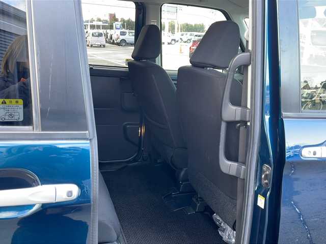 ダイハツ トール カスタムG SAⅡ 道東・釧路十勝 2017(平29)年 6.7万km レーザーブルークリスタルシャイン ・4WD/・社外SDナビ/ （ラジオ・BT・CD・DVD・フルセグ)/・バックカメラ/・クルーズコントロール/・両側パワースライドドア/・ドアバイザー/・横滑り防止装置/・コーナーセンサー/・バックカメラ/・LEDオートライト/・フォグランプ/・ステアリングスイッチ/・ETC/・電動格納ウィンカーミラー/・スマートキー/・プッシュスタート/・純正14インチアルミホイール/・社外AW付冬タイヤ積込/(165/65/R14・5mm)