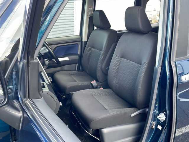 ダイハツ トール カスタムG SAⅡ 道東・釧路十勝 2017(平29)年 6.7万km レーザーブルークリスタルシャイン ・4WD/・社外SDナビ/ （ラジオ・BT・CD・DVD・フルセグ)/・バックカメラ/・クルーズコントロール/・両側パワースライドドア/・ドアバイザー/・横滑り防止装置/・コーナーセンサー/・バックカメラ/・LEDオートライト/・フォグランプ/・ステアリングスイッチ/・ETC/・電動格納ウィンカーミラー/・スマートキー/・プッシュスタート/・純正14インチアルミホイール/・社外AW付冬タイヤ積込/(165/65/R14・5mm)