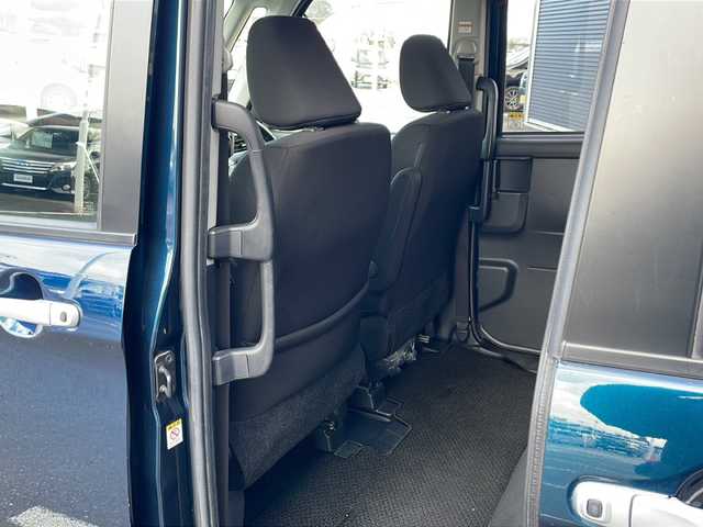 ダイハツ トール カスタムG SAⅡ 道東・釧路十勝 2017(平29)年 6.7万km レーザーブルークリスタルシャイン ・4WD/・社外SDナビ/ （ラジオ・BT・CD・DVD・フルセグ)/・バックカメラ/・クルーズコントロール/・両側パワースライドドア/・ドアバイザー/・横滑り防止装置/・コーナーセンサー/・バックカメラ/・LEDオートライト/・フォグランプ/・ステアリングスイッチ/・ETC/・電動格納ウィンカーミラー/・スマートキー/・プッシュスタート/・純正14インチアルミホイール/・社外AW付冬タイヤ積込/(165/65/R14・5mm)