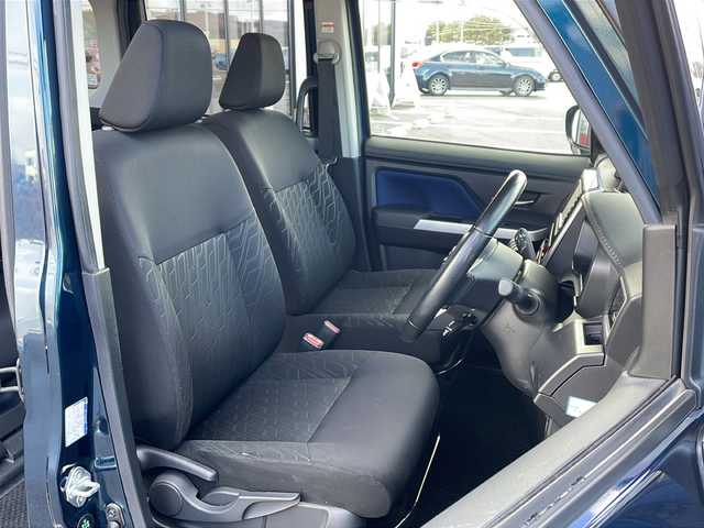 ダイハツ トール カスタムG SAⅡ 道東・釧路十勝 2017(平29)年 6.7万km レーザーブルークリスタルシャイン ・4WD/・社外SDナビ/ （ラジオ・BT・CD・DVD・フルセグ)/・バックカメラ/・クルーズコントロール/・両側パワースライドドア/・ドアバイザー/・横滑り防止装置/・コーナーセンサー/・バックカメラ/・LEDオートライト/・フォグランプ/・ステアリングスイッチ/・ETC/・電動格納ウィンカーミラー/・スマートキー/・プッシュスタート/・純正14インチアルミホイール/・社外AW付冬タイヤ積込/(165/65/R14・5mm)