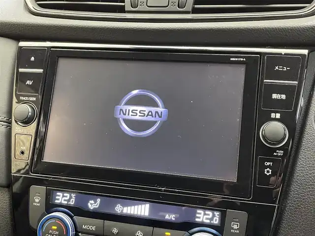 日産 エクストレイル モード・プレミア i 岩手県 2018(平30)年 2.1万km ブリリアントホワイトパール 特別仕様車/４WD/プロパイロット/本革シート/アラウンドビューモニター/MzSPEEDフロントグリル/パワーテールゲート/インテリジェントルームミラー/エマージェンシーブレーキ/ハイビームアシスト/ヒルディセントコントロール/車線逸脱防止支援/ブラインドスポットウォーニング/リヤクロストラフィックアラート/オートブレーキホールド/前後ソナー/横滑り防止装置/アイドリングストップ/シートヒーター(前席・後席左右)/純正ナビ/フルセグTV/ドライブレコーダー/ETC/LEDヘッドライト/フォグライト/純正１９インチアルミホイール