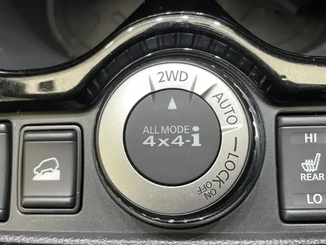 日産 エクストレイル モード・プレミア i 岩手県 2018(平30)年 2.1万km ブリリアントホワイトパール 特別仕様車/４WD/プロパイロット/本革シート/アラウンドビューモニター/MzSPEEDフロントグリル/パワーテールゲート/インテリジェントルームミラー/エマージェンシーブレーキ/ハイビームアシスト/ヒルディセントコントロール/車線逸脱防止支援/ブラインドスポットウォーニング/リヤクロストラフィックアラート/オートブレーキホールド/前後ソナー/横滑り防止装置/アイドリングストップ/シートヒーター(前席・後席左右)/純正ナビ/フルセグTV/ドライブレコーダー/ETC/LEDヘッドライト/フォグライト/純正１９インチアルミホイール