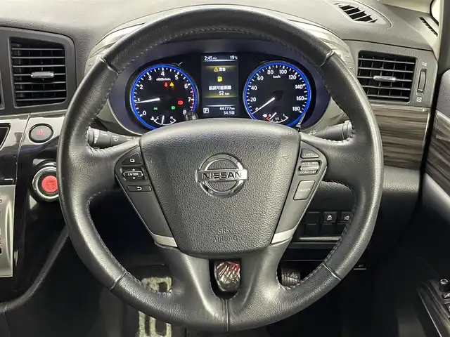 日産 エルグランド 250ハイウェイスターS 埼玉県 2016(平28)年 6.7万km ファントムブラック 純正SDナビ/【SD/CD/DVD/フルセグ/Bluetooth】/バックカメラ/純正18インチアルミホイール/フリップダウンモニター/両側電動スライドドア/クルーズコントロール/HIDオートライト/フォグライト/ETC