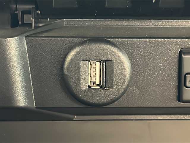 スズキ ソリオ バンディット HV SV 岐阜県 2021(令3)年 4.2万km ピュアホワイトP 純正SDナビゲーション/フルセグテレビ/Bluetooth/CD/DVD/USB/iPod/VTR/アダプティブクルーズコントロール/パドルシフト/両側パワースライドドア/前ドライブレコーダー/社外スタッドレスアルミホイールタイヤ積込/LEDヘッドライト/D＋N席シートヒーター/オートマチックハイビーム/オートライト/横滑り防止装置/パーキングアシスト/レーンキープアシスト/盗難防止システム/プッシュスタート/スペアキー