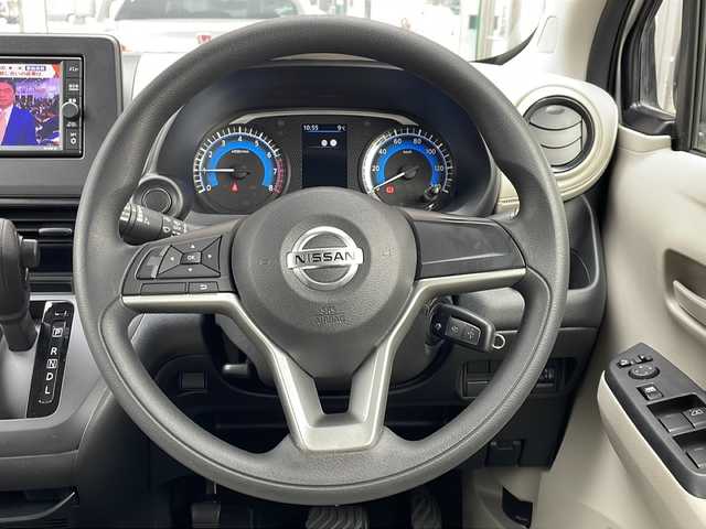 日産 デイズ S 山形県 2024(令6)年 2.4万km スターリングシルバーM ・ワンオーナー/・４WD/・純正ナビ/フルセグ/CD/Bluetooth/・エマージェンシーブレーキ/・レーンキープアシスト/・先行車発進告知/・標識認識機能/・ふらつき検知/・前後クリアランスソナー/・横滑り防止装置/・オートライト/・前席シートヒーター/・純正マット/・スペアキー1本/・保証書/・取扱説明書