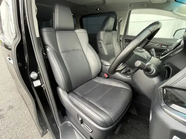 トヨタ ヴェルファイア Z Gエディション 千葉県 2020(令2)年 3.9万km ブラック サンルーフ/トヨタセーフティセンス/・衝突軽減ブレーキ/レーンキープアシスト/・レーダークルーズコントロール/オートハイビーム/・クリアランスソナー/純正8インチディスプレイナビ/・フルセグ/BT/USB/バックカメラ/ステアリングスイッチ/MTモード/ETC/両側パワースライドドア/パワーバックドア/電動パーキングブレーキ/ブレーキホールド/レザーシート/パワーシート(D/N席)/シートヒーター(D/N席)/エアシート(D/N席)/ステアリングヒーター/LEDヘッドライト/オートライト/フォグライト/スマートキー/プッシュスタート