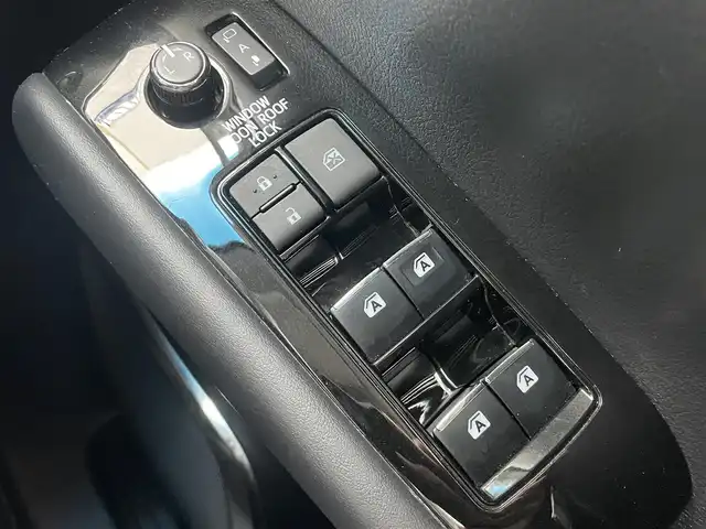 トヨタ ヴェルファイア Z Gエディション 千葉県 2020(令2)年 3.9万km ブラック サンルーフ/トヨタセーフティセンス/・衝突軽減ブレーキ/レーンキープアシスト/・レーダークルーズコントロール/オートハイビーム/・クリアランスソナー/純正8インチディスプレイナビ/・フルセグ/BT/USB/バックカメラ/ステアリングスイッチ/MTモード/ETC/両側パワースライドドア/パワーバックドア/電動パーキングブレーキ/ブレーキホールド/レザーシート/パワーシート(D/N席)/シートヒーター(D/N席)/エアシート(D/N席)/ステアリングヒーター/LEDヘッドライト/オートライト/フォグライト/スマートキー/プッシュスタート