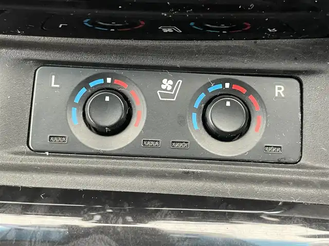 トヨタ ヴェルファイア Z Gエディション 千葉県 2020(令2)年 3.9万km ブラック サンルーフ/トヨタセーフティセンス/・衝突軽減ブレーキ/レーンキープアシスト/・レーダークルーズコントロール/オートハイビーム/・クリアランスソナー/純正8インチディスプレイナビ/・フルセグ/BT/USB/バックカメラ/ステアリングスイッチ/MTモード/ETC/両側パワースライドドア/パワーバックドア/電動パーキングブレーキ/ブレーキホールド/レザーシート/パワーシート(D/N席)/シートヒーター(D/N席)/エアシート(D/N席)/ステアリングヒーター/LEDヘッドライト/オートライト/フォグライト/スマートキー/プッシュスタート