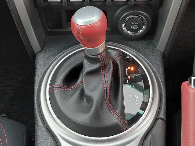 トヨタ ８６ GT 東京都 2014(平26)年 2.1万km クリスタルブラックシリカ TRDフルエアロ/純正SDナビ/バックカメラ/サイドカメラ/CD/DVD/BT/AM/FM/TV/HIDヘッドライト/オートライト/ETC/純正１７インチアルミ/革巻きステアリング/プッシュスタート/ミシュランパイロットスポ―ツ（タイヤ）