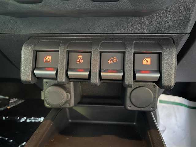 スズキ ジムニー ノマド FC 栃木県 2025(令7)年 0.1千km ＤグリーンⅡ ワンオーナー/SUZUKI Safety Support/・デュアルカメラブレーキサポート/・誤発進抑制機能/・後退時ブレーキサポート/・後方誤発進抑制機能/・車線逸脱警告機能/・ふらつき警報機能/・ハイビームアシスト/・先行車発進お知らせ機能/・アダプティブクルーズコントロール/ヒルホールドコントロール/ヒルディセントコントロール/シートヒーター/LEDヘッドランプ/15インチアルミホイール/ジャングルグリーン2(WA7)