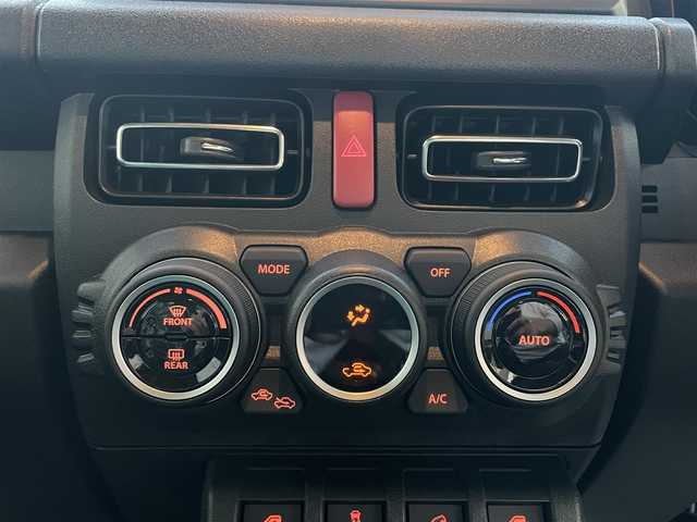 スズキ ジムニー ノマド FC 栃木県 2025(令7)年 0.1千km ＤグリーンⅡ ワンオーナー/SUZUKI Safety Support/・デュアルカメラブレーキサポート/・誤発進抑制機能/・後退時ブレーキサポート/・後方誤発進抑制機能/・車線逸脱警告機能/・ふらつき警報機能/・ハイビームアシスト/・先行車発進お知らせ機能/・アダプティブクルーズコントロール/ヒルホールドコントロール/ヒルディセントコントロール/シートヒーター/LEDヘッドランプ/15インチアルミホイール/ジャングルグリーン2(WA7)