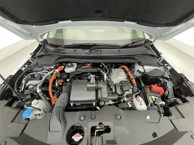 ホンダ ヴェゼル ハイブリッド e:HEV Z 滋賀県 2024(令6)年 1.6万km プラチナホワイトパール 純正9インチメモリナビ/【Bluetooth/USB/Apple Car Play/Android Auto/フルセグ 】/バックカメラ/ハーフレザー/シートヒーター/追従クルーズコントロール/前後ソナー/ホンダセンシング/パワーリアゲート/オートハイビーム/ステアリングヒーター/レーンキープアシスト/オートホールド/LEDヘッドライト/ビルトインETC2.0/純正18アルミ