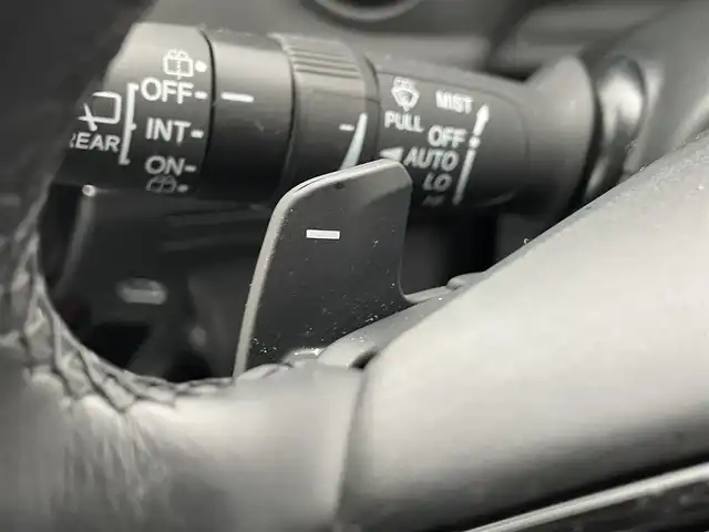 ホンダ ヴェゼル ハイブリッド e:HEV Z 滋賀県 2024(令6)年 1.6万km プラチナホワイトパール 純正9インチメモリナビ/【Bluetooth/USB/Apple Car Play/Android Auto/フルセグ 】/バックカメラ/ハーフレザー/シートヒーター/追従クルーズコントロール/前後ソナー/ホンダセンシング/パワーリアゲート/オートハイビーム/ステアリングヒーター/レーンキープアシスト/オートホールド/LEDヘッドライト/ビルトインETC2.0/純正18アルミ